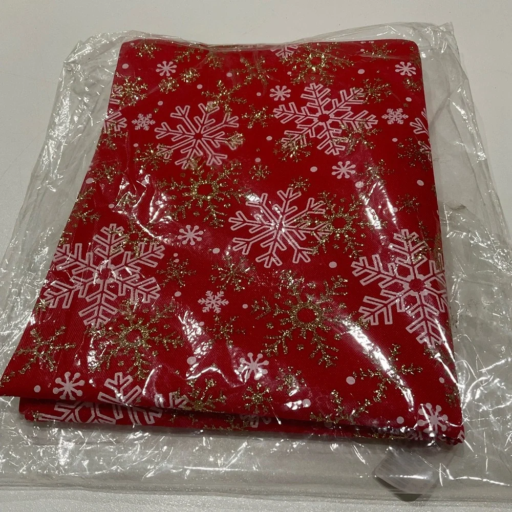 ☀️☀️☀️NWT Christmas Table Runner Black/White/Gold, 72”x 14”